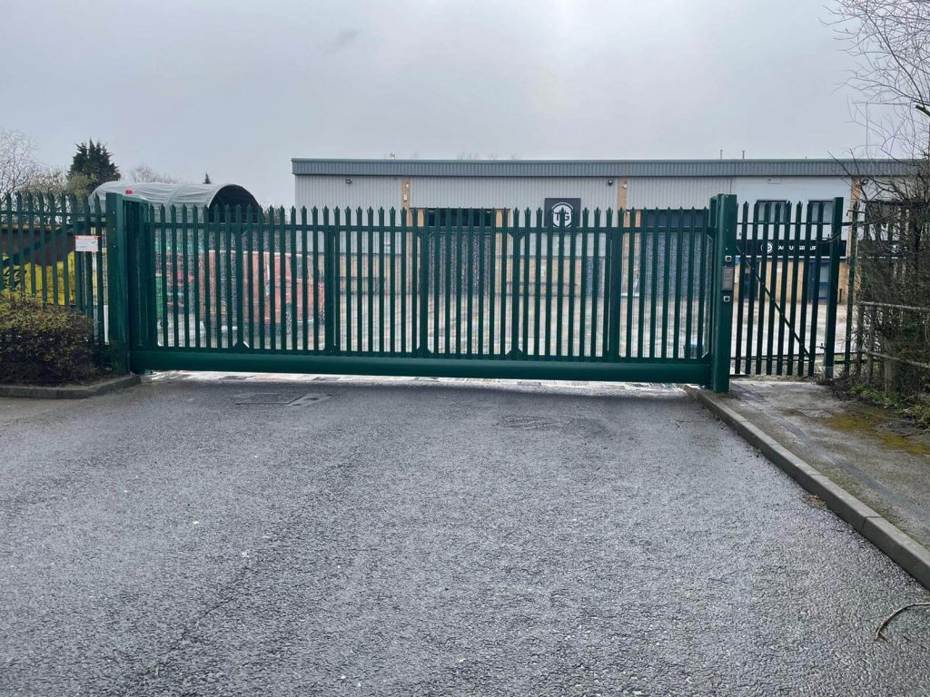 CCL - Tong - Roadside View